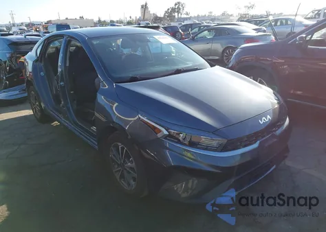 2023 Kia Forte Lxs z USA, uszkodzony, nr VIN 3KPF24AD2PE586053